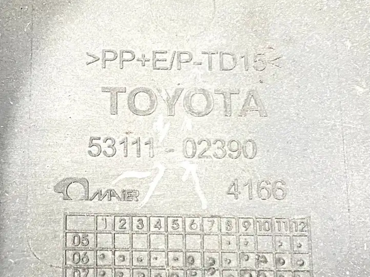 Toyota Auris 150 (2006 - 2012) 5311102390 Верхняя решетка радиатора — фото 2