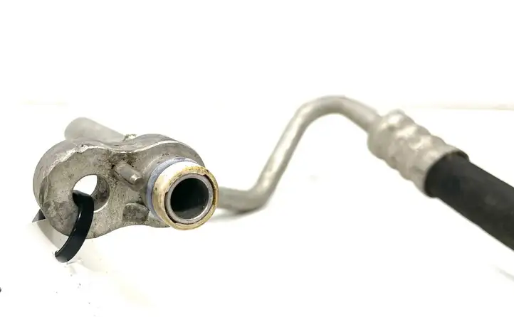 BMW 5 E60 E61 (2004 - 2010) 234982 Трубки и шланги кондиционера — фото 5