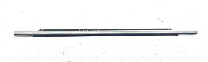 Audi Q7 4L (2005 - 2009) 4L0853764A2ZZ Накладка стекла задней двери — фото 1