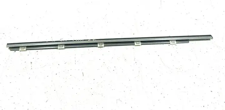 Lexus IS 220D-250-350 (2005 - 2010) Накладка стекла задней двери — фото 1