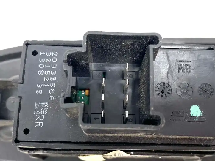 Opel Ampera (2011 - 2016) 20933566 Кнопка стеклоподъемников — фото 4