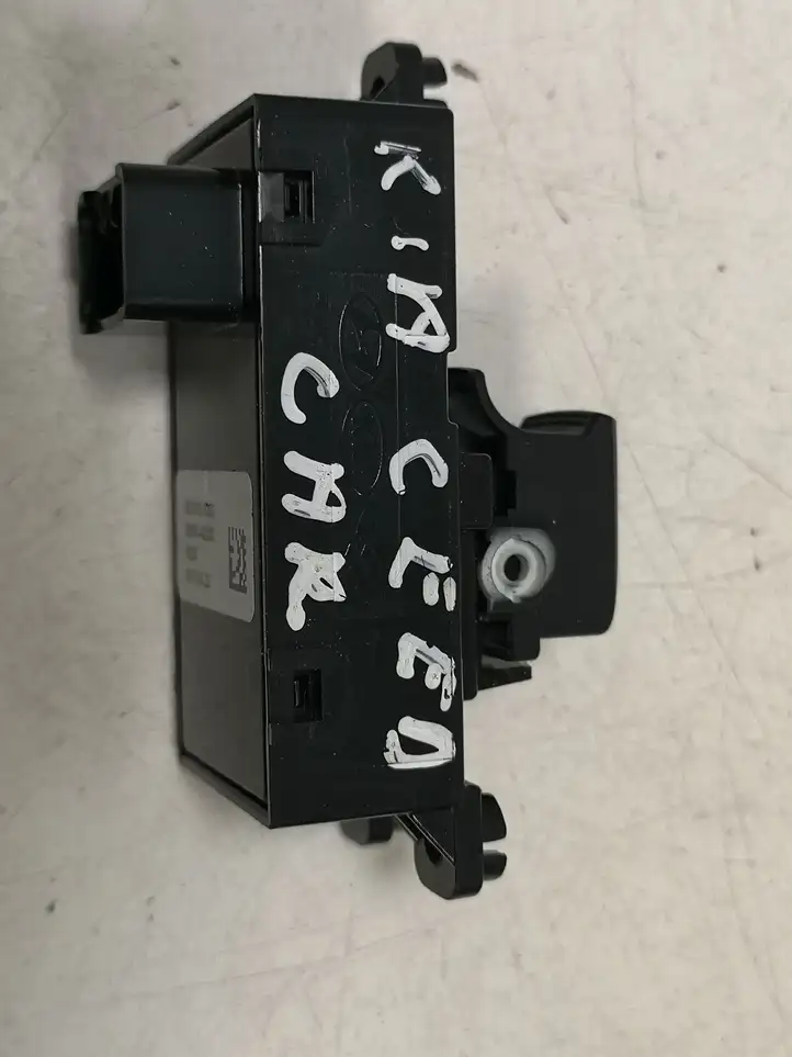 Kia Ceed (2012 - 2015) 49D5101110 Кнопка стеклоподъемников — фото 5