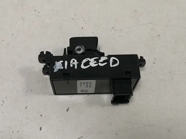 Kia Ceed (2012 - 2015) 49D5101000 Кнопка стеклоподъемников — фото 6