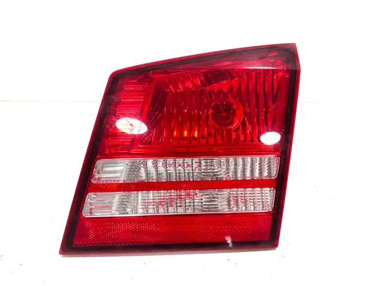 Dodge Journey (2007 - 2011) 04806368AB Задний фонарь в крышке багажника — фото 1