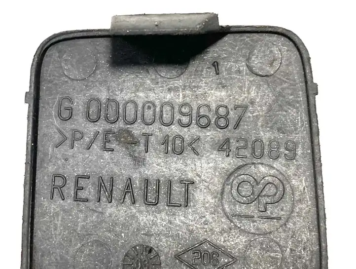 Renault Laguna II (2005 - 2007) G000009687 Заглушка буксировочной петли бампера — фото 3
