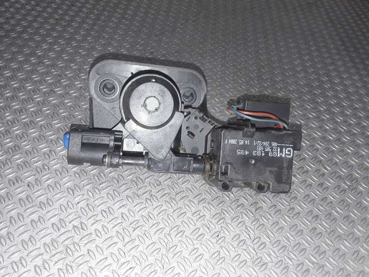 Opel Meriva (2002 - 2006)  13168317 Замок задней крышки (наружный)