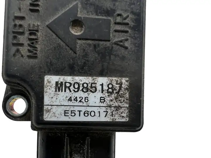 Mitsubishi Grandis (2003 - 2012) MR985187 Датчик массового расхода воздуха — фото 6