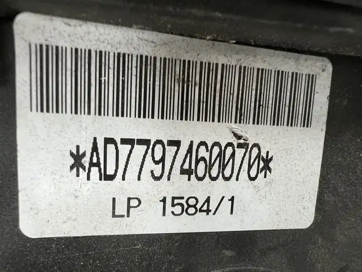 BMW 3 E92 E93 (2005 - 2014) 1371779746007 Корпус воздушного фильтра — фото 3