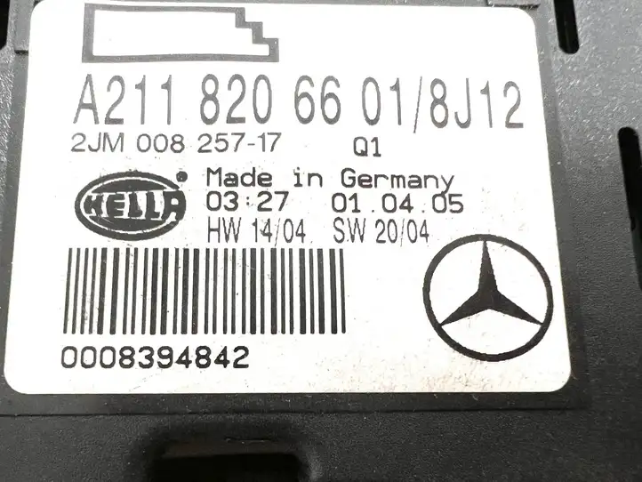 Mercedes-Benz CLS C219 (2003 - 2011) A21182066018 Задняя подсветка — фото 6