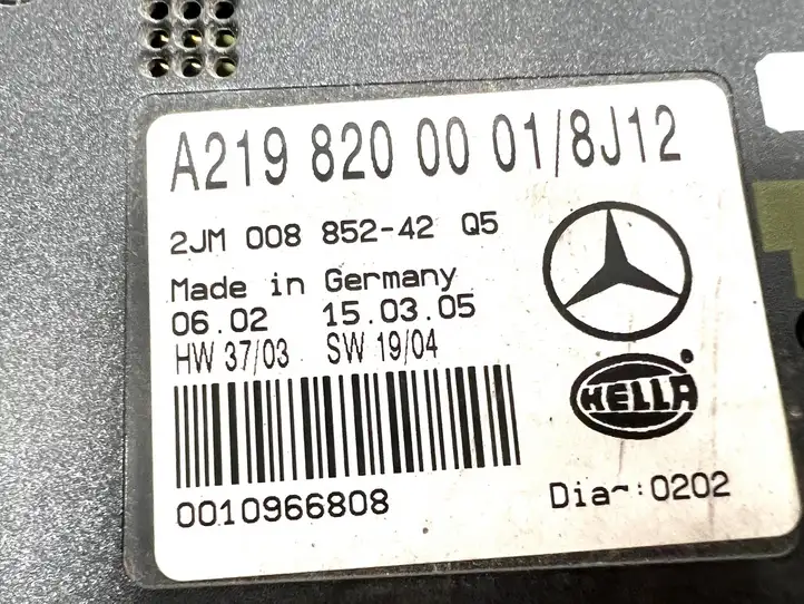 Mercedes-Benz CLS C219 (2003 - 2011) A21982000018 Передняя подсветка — фото 5