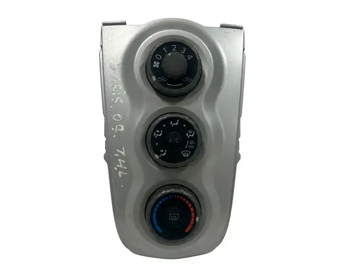 Toyota Yaris (2005 - 2009) 5540605090 Отделка блока климат-контроля — фото 1