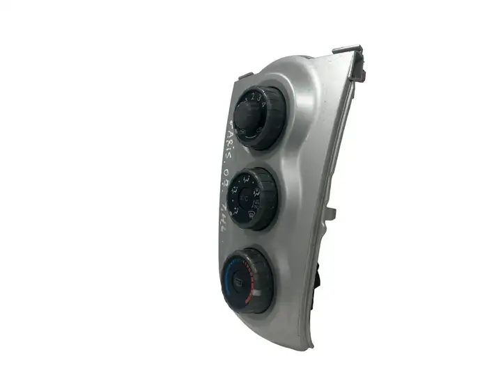 Toyota Yaris (2005 - 2009) 5540605090 Отделка блока климат-контроля — фото 4