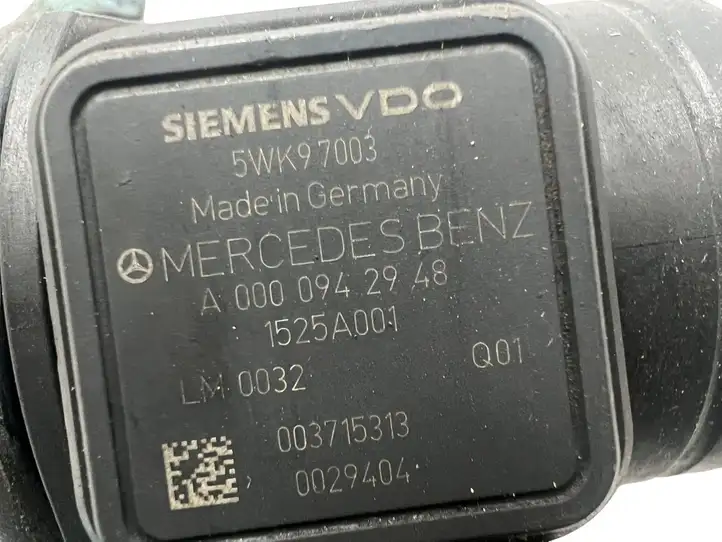 Mercedes-Benz A W169 (2004 - 2012) A0000942948 Датчик массового расхода воздуха — фото 7