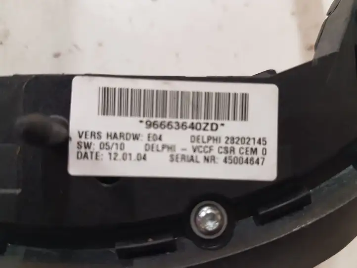 Citroen C5 (2008 - 2017) 45004647 Кнопки на рулевом колесе — фото 4