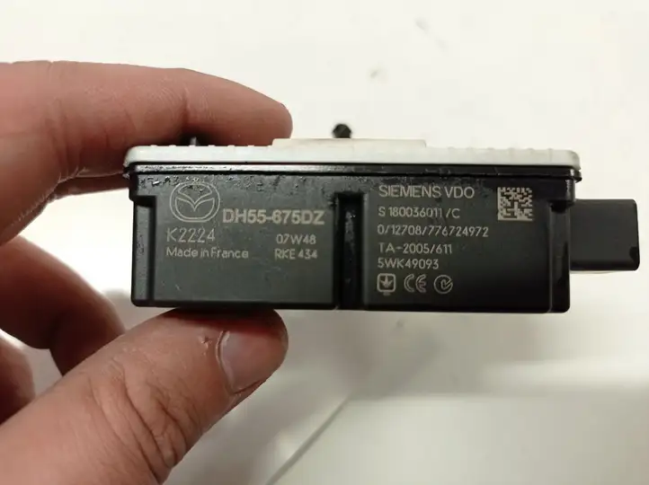 Mazda 6 (2009 - 2012) DH55675DZ Блок бесключевого доступа — фото 3