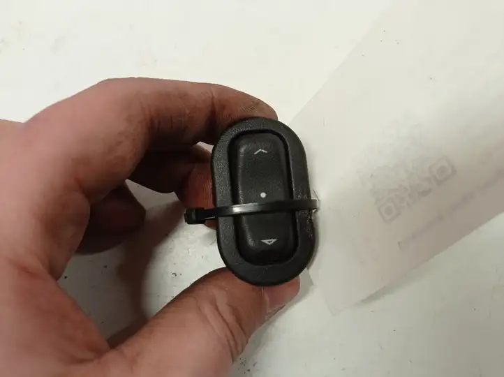 Opel Astra G (1998 - 2004) 13363100 Кнопка стеклоподъемников — фото 1