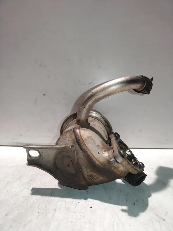 Skoda Octavia Mk3 (5E) (2013 - 2019)  04L131512 Охладитель EGR