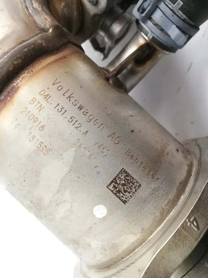 Audi Q5 (2017 - )  04L131512A Охладитель EGR