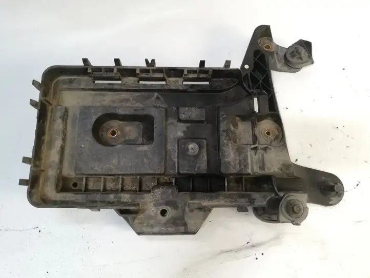 Volkswagen Golf VI (2009 - 2013)  1K0915333C Ящик аккумулятора