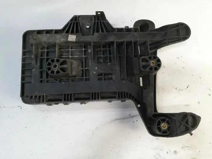 Volkswagen Golf VI (2009 - 2013)  1K0915333C Ящик аккумулятора