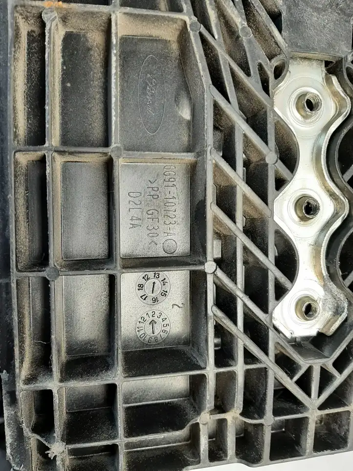 Ford Mondeo MK IV (2007 - 2014) GG9110723A Ящик аккумулятора — фото 7
