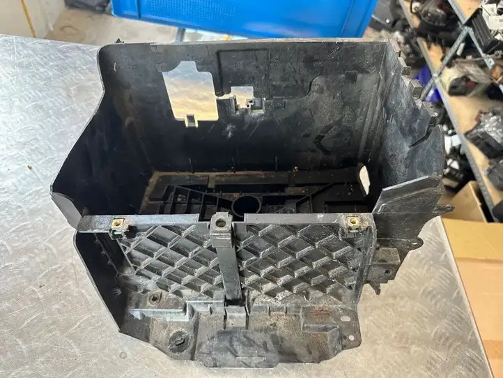 Renault Scenic III -  Grand scenic III (2009 - 2016)  244310005R Ящик аккумулятора