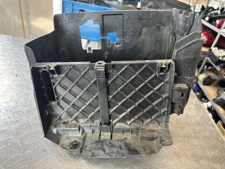 Renault Scenic III -  Grand scenic III (2009 - 2016)  244310005R Ящик аккумулятора