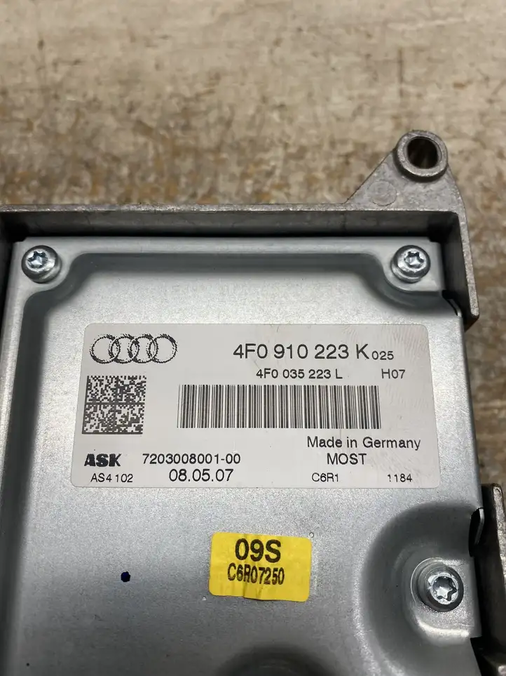 Audi A6 S6 C5 4B (2001 - 2004) 4F0910223K Усилитель звука — фото 4