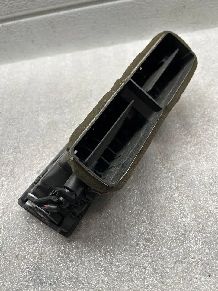 Audi A4 (2000 - 2006)  8E0820951H Другая деталь салона