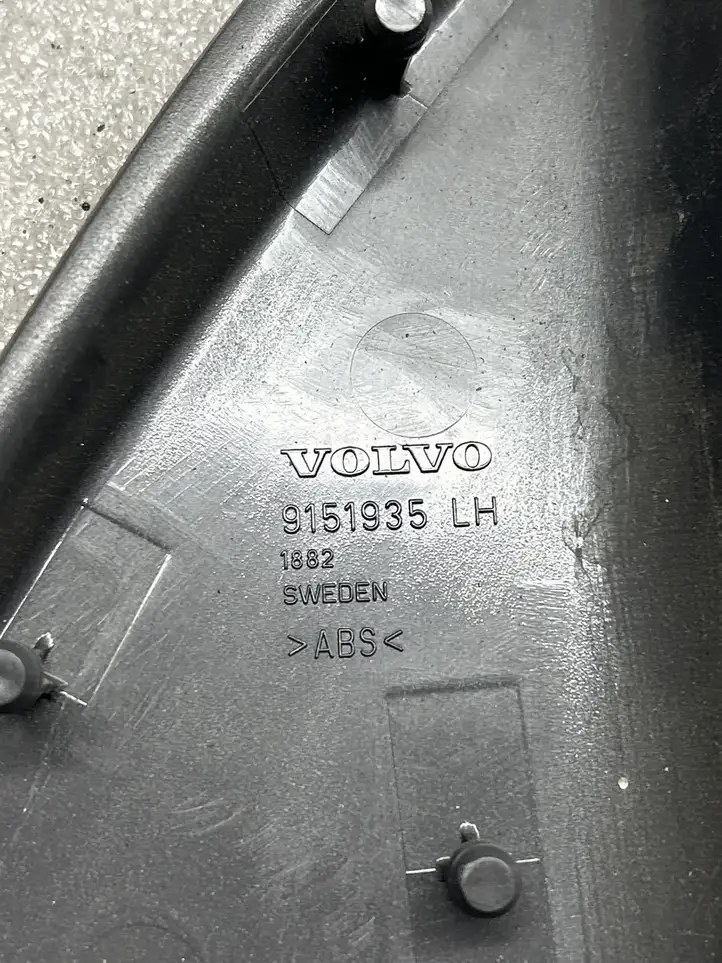 Volvo V70 (2000 - 2004) 9151935LH Прочие детали салона — фото 3