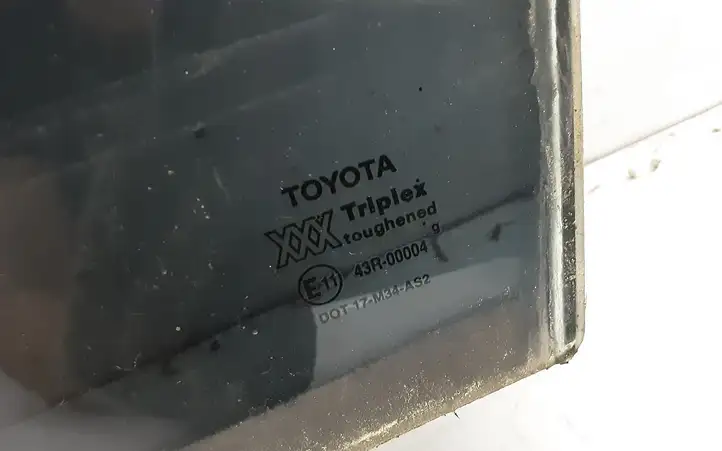 Toyota Avensis T220 (2000 - 2003) 43R00004 Стекло задней двери — фото 2