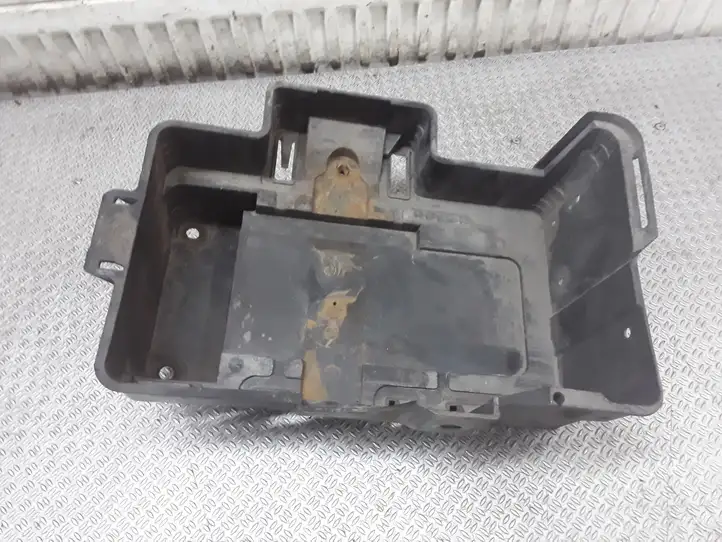 Ford Focus (1998 - 2004) 98AB10723BK Ящик аккумулятора — фото 1