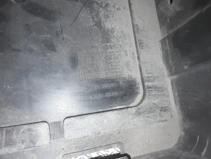 Ford Focus (1998 - 2004) 98AB10723BK Ящик аккумулятора — фото 2