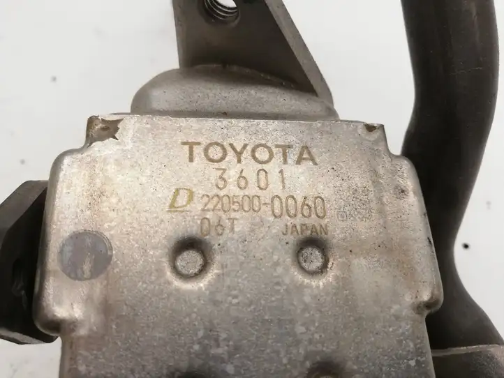 Toyota RAV 4 (XA40) (2012 - 2018) 2205000060 Охладитель клапана EGR — фото 5