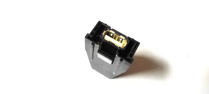 Mitsubishi Outlander (2007 - 2012)  122171 Разъем USB