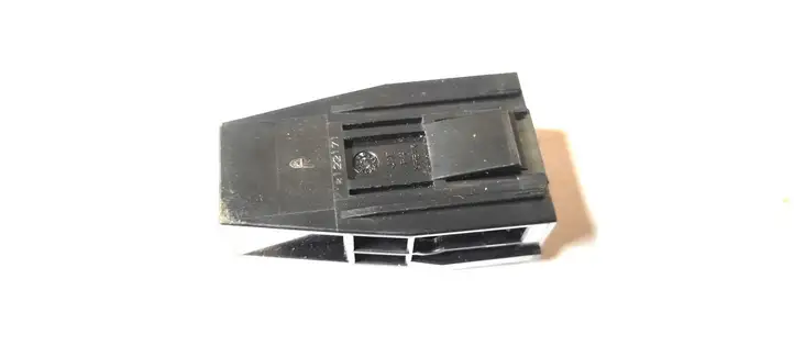 Mitsubishi Outlander (2007 - 2012)  122171 Разъем USB