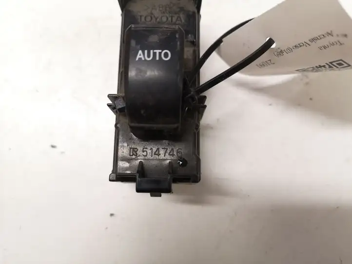 Toyota Avensis Verso (2001 - 2004) 514746 Блок кнопок стеклоподъемников — фото 3