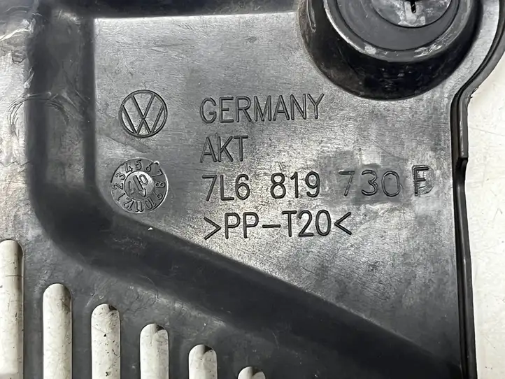 Volkswagen Touareg I (2002 - 2010) 7L6819730F Накладка стоек лобового стекла — фото 2
