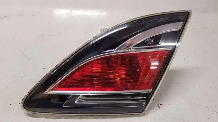 Mazda 6 (2009 - 2012) Задний фонарь в крышке багажника — фото 1