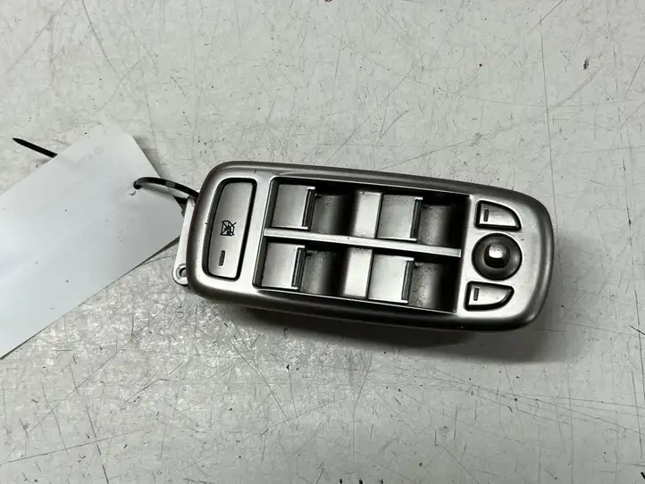 Jaguar XF X250 (2007 - 2015) 8X2314540AE Блок кнопок стеклоподъемников — фото 1