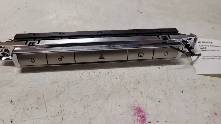 Jaguar XF X250 (2007 - 2015) 8X23118650AB Включатель аварийных фонарей — фото 1