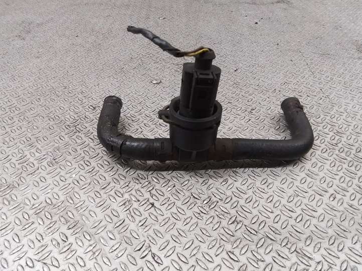 Volkswagen Polo (2005 - 2009)  038906081B Датчик температуры топлива