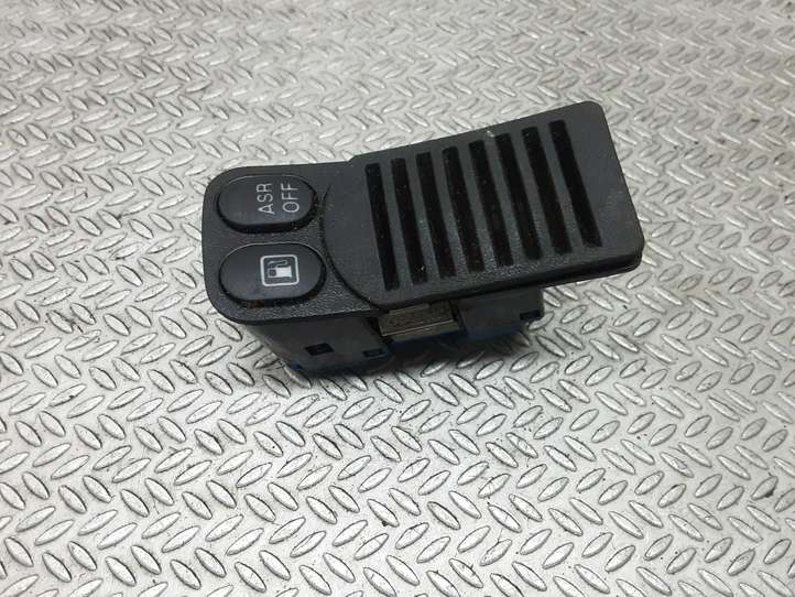 Alfa Romeo GT (2003 - 2010)  156040104 Включатель открытия топливного бака