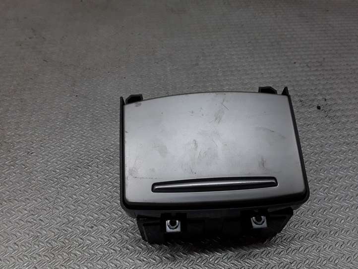 Audi A6 (2004 - 2008)  4F1862533C Держатель чашки