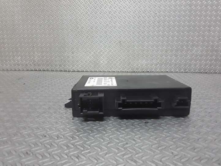 Volkswagen Touran I (2003 - 2010)  8E0907383A Блок управления крюка для прицепа