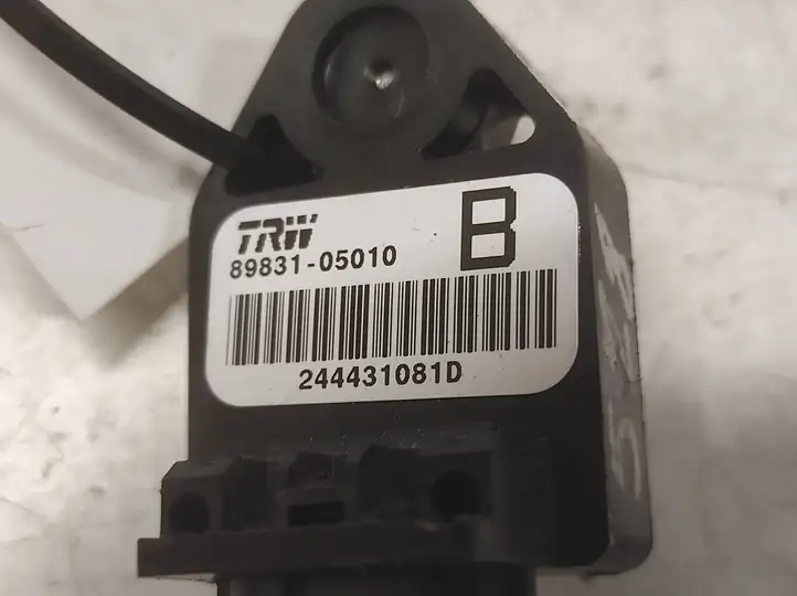 Toyota Corolla Verso AR10 (2004 - 2009) 8983105010 Датчик удара SRS — фото 2
