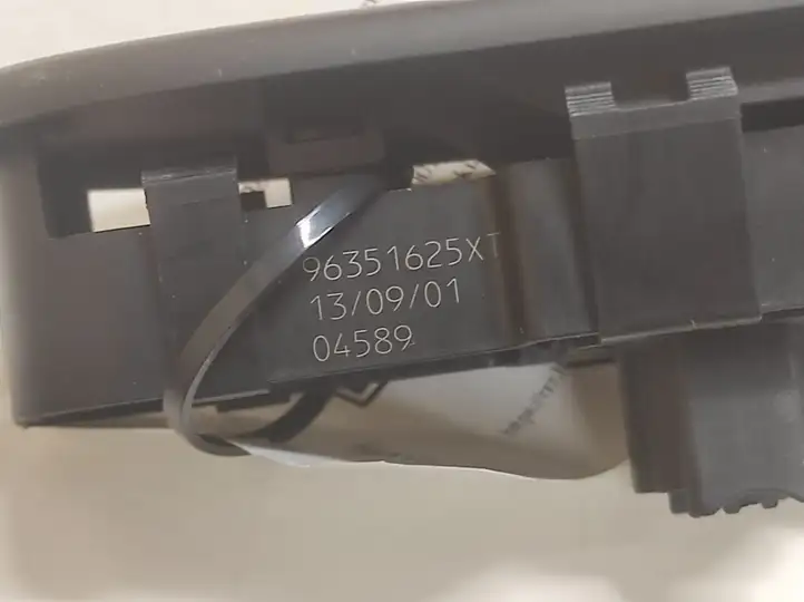 Peugeot 307 CC (2001 - 2005) 96351625XT Блок кнопок стеклоподъемников — фото 3
