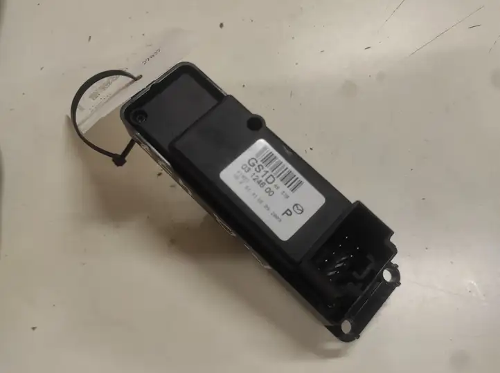 Mazda 6 (2009 - 2012) GS1D66370 Кнопка стеклоподъемников — фото 2