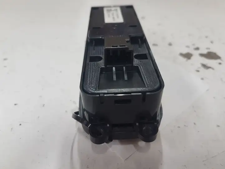 Volvo XC60 (2008 - 2013) 31334346 Кнопка стеклоподъемников — фото 3