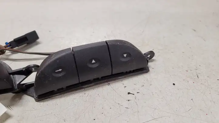 Opel Zafira A (1999 - 2003) 90561159 Кнопки на рулевом колесе — фото 3